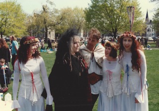 Lady and her dancers